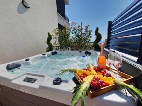 Luxury Apartments Karigo